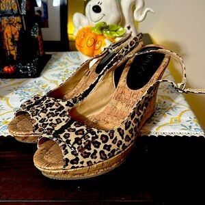 Unisa leopard print wedge